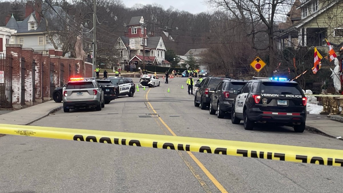 Motorcyclist is dead after multi-car crash in Vernon – NBC Connecticut