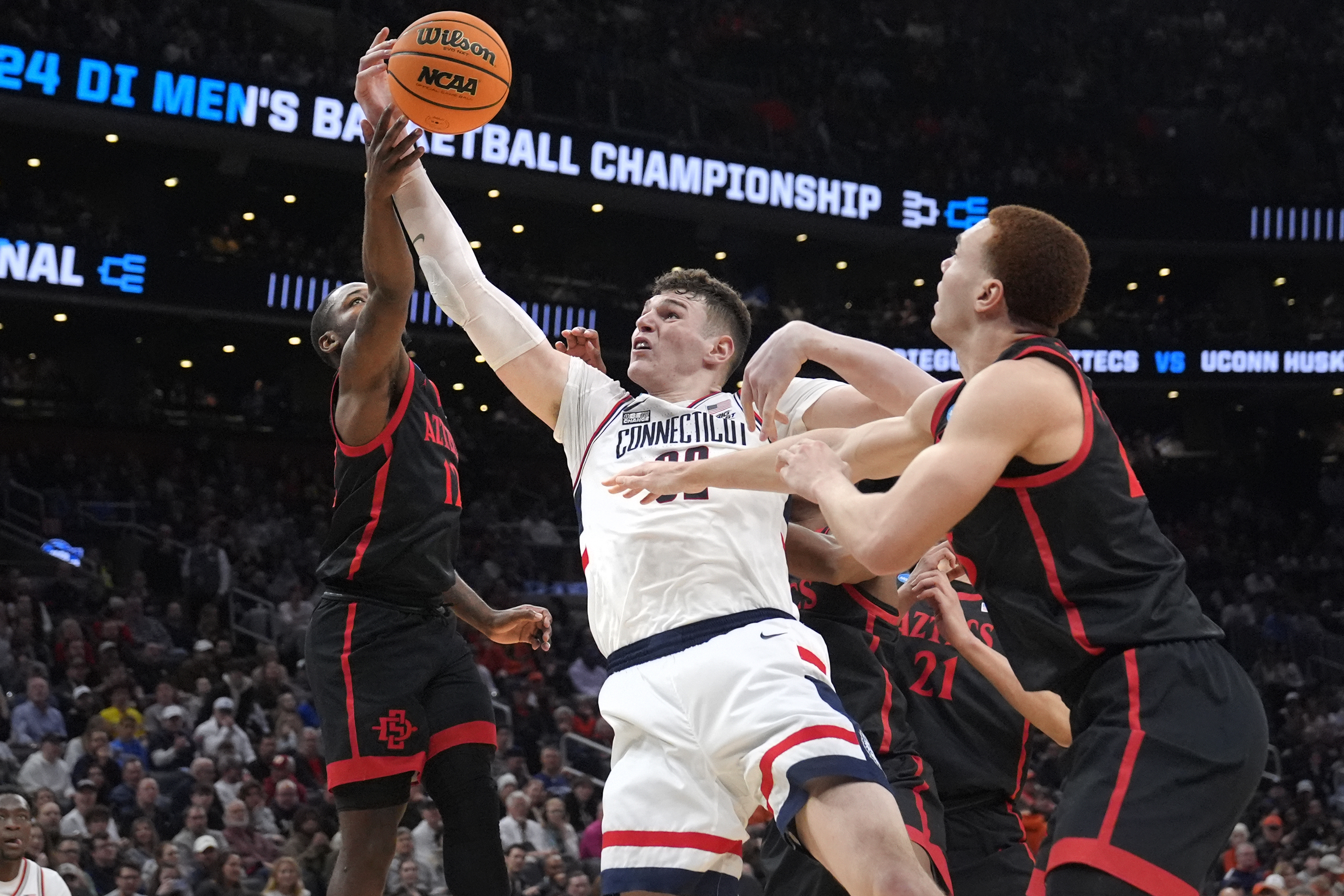 UConn men advance to Elite Eight with 8252 win over San Diego State