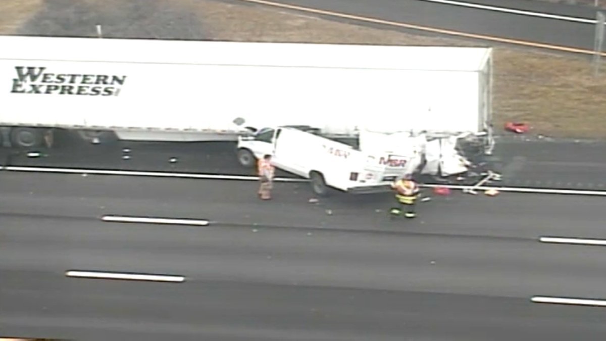 Minor injuries after van and truck collide on I-95 South in Milford ...