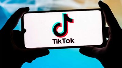 TikTok's viral new “demure” trend started in Chicago