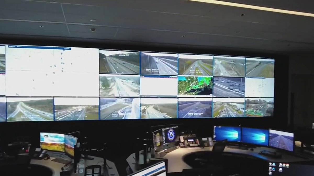 At CTDOT’s high-tech center, workers are on alert for wrong-way drivers ...