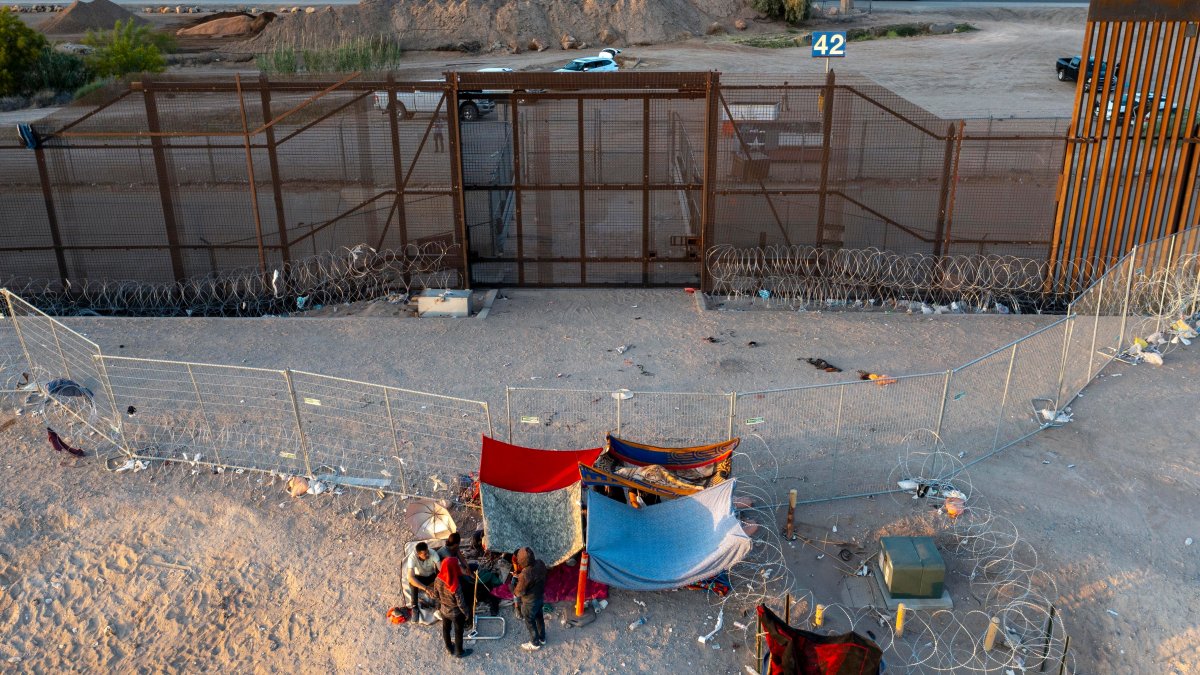 Migrant children at US-Mexico border must live in safe housing: judge – NBC Connecticut - Vimarsana News