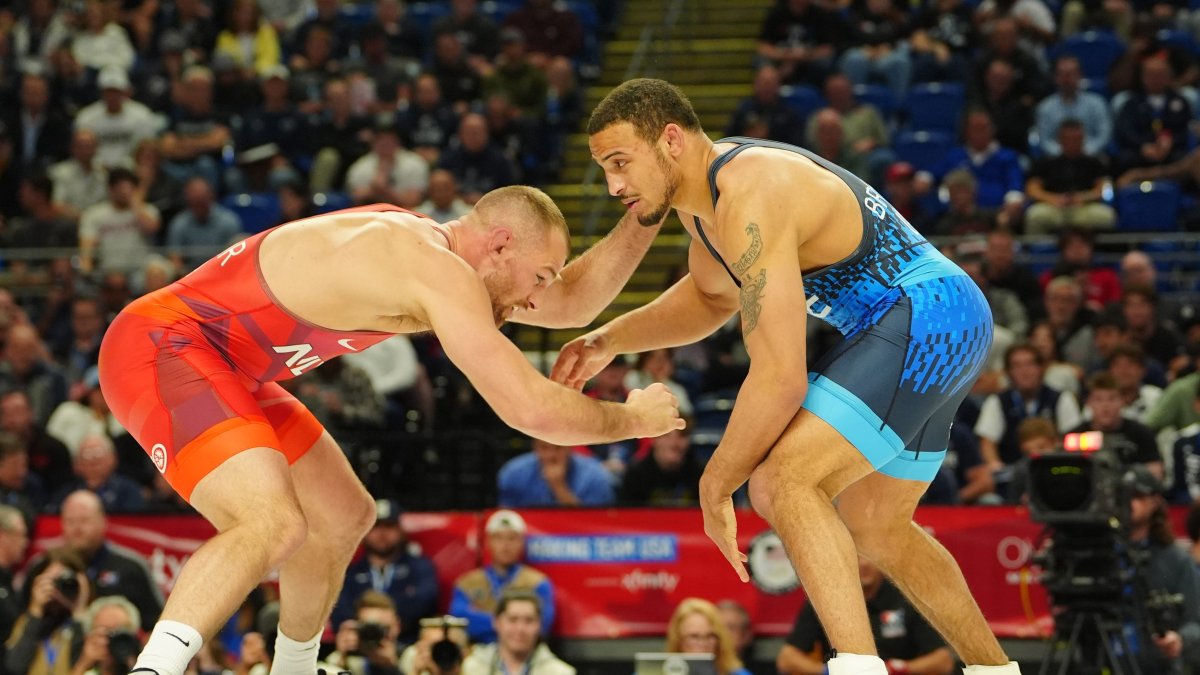 Aaron Brooks tops wrestling gold medalist David Taylor, makes Paris – NBC Connecticut - Vimarsana News
