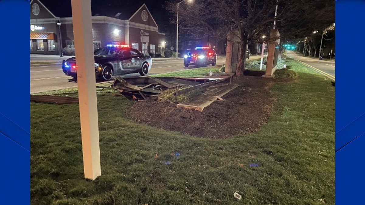 Man accused of crashing into World War I memorial in Meriden, leaving the scene - Vimarsana News