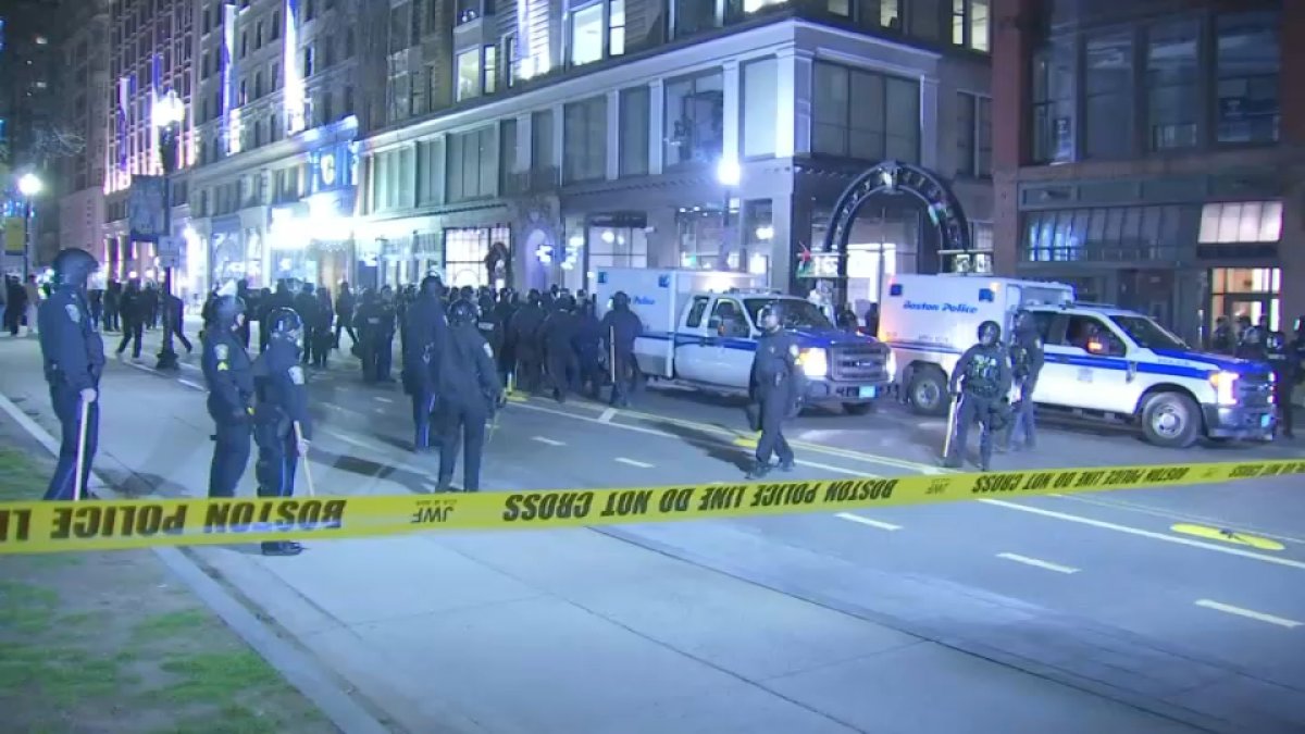 Boston police tear down pro-Palestinian Emerson College encampment – NBC Connecticut - Vimarsana News