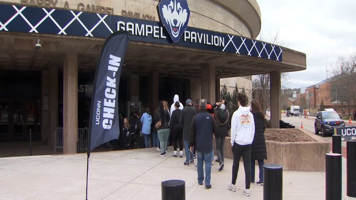 UConn hosts Admitted Students’ Day before Huskies play in the Final