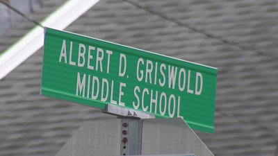 Students return to Griswold Middle School in Rocky Hill after bomb threat