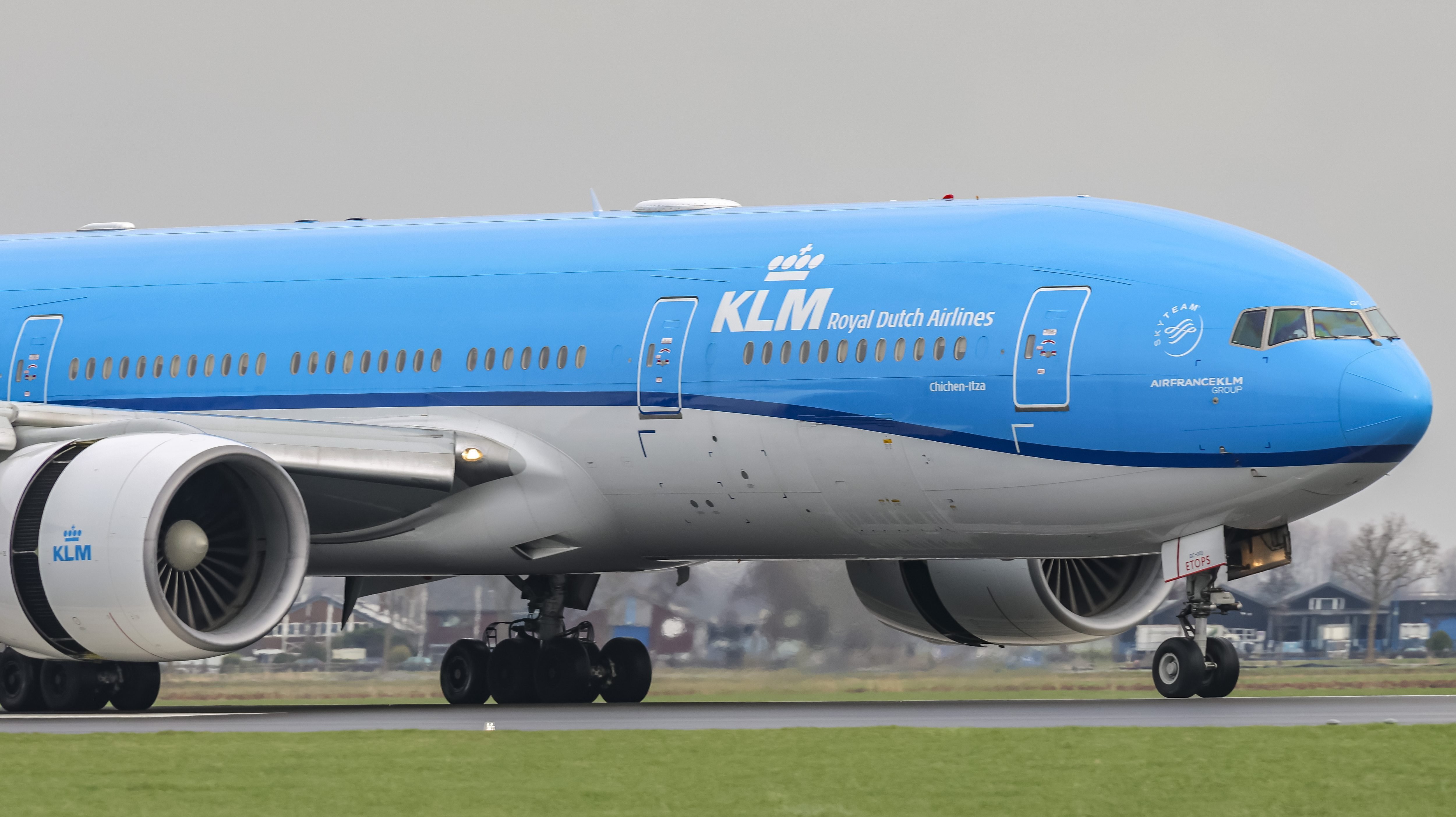 Person killed at Netherlands airport after becoming trapped in airplane engine – NBC Connecticut - Vimarsana News