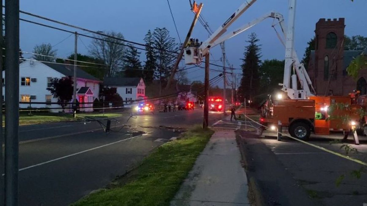 Deadly crash shuts down part of busy Wallingford road - Vimarsana News