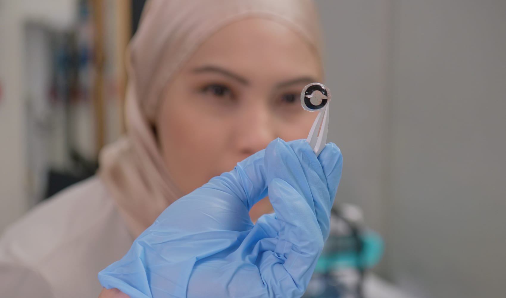 Scientists develop ultra-thin battery for smart contact lenses that could be charged by tears - Vimarsana News