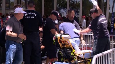 Extreme heat sends 11 to hospital outside Arizona Trump rally