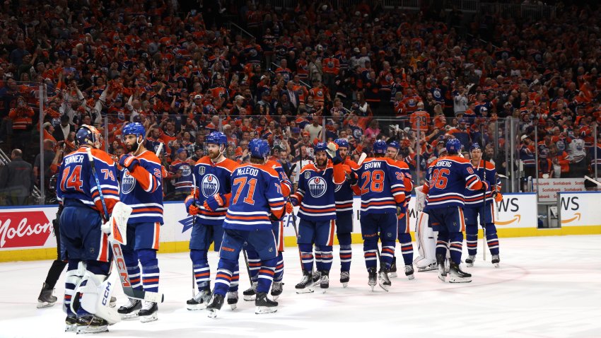 Edmonton Oilers celebrate Game 6 win