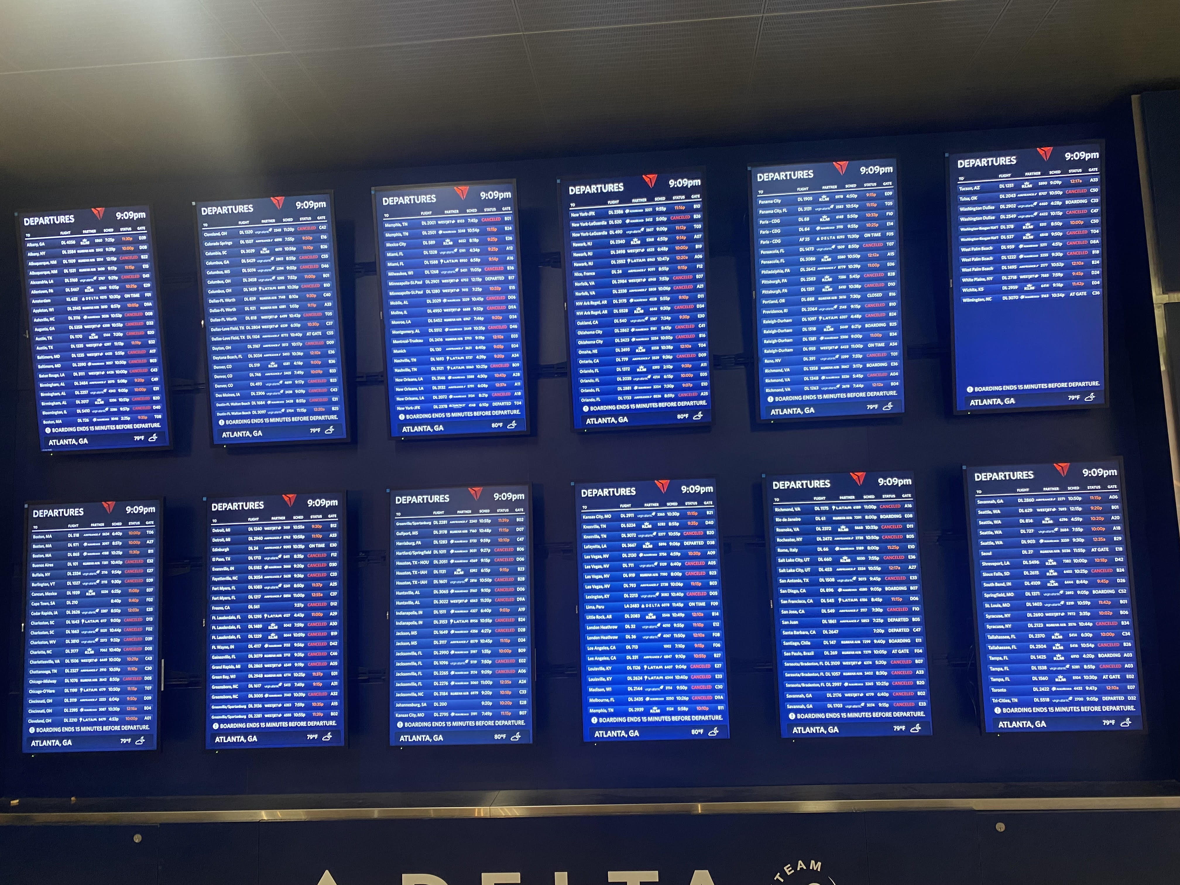 CT residents continue to deal with flight issues after global IT outage