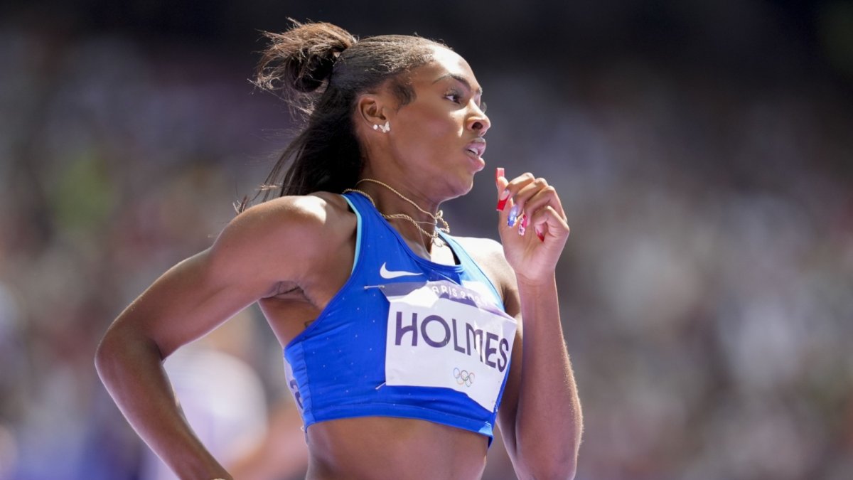 HIGHLIGHT: Hamden native Alexis Holmes advances to 400m semifinal – NBC ...