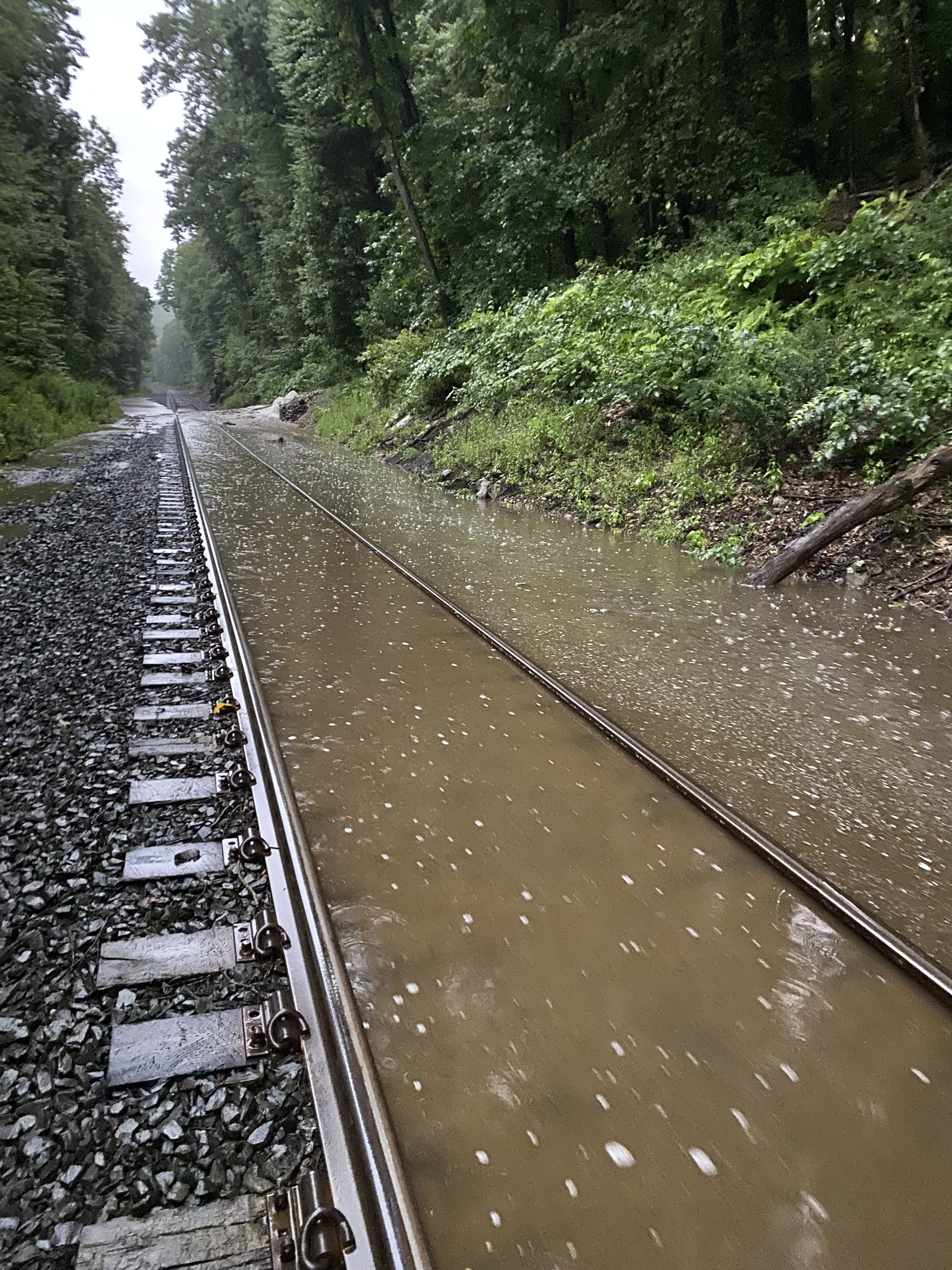 Flooding on south tracks of Metropolitan Transportation Authority