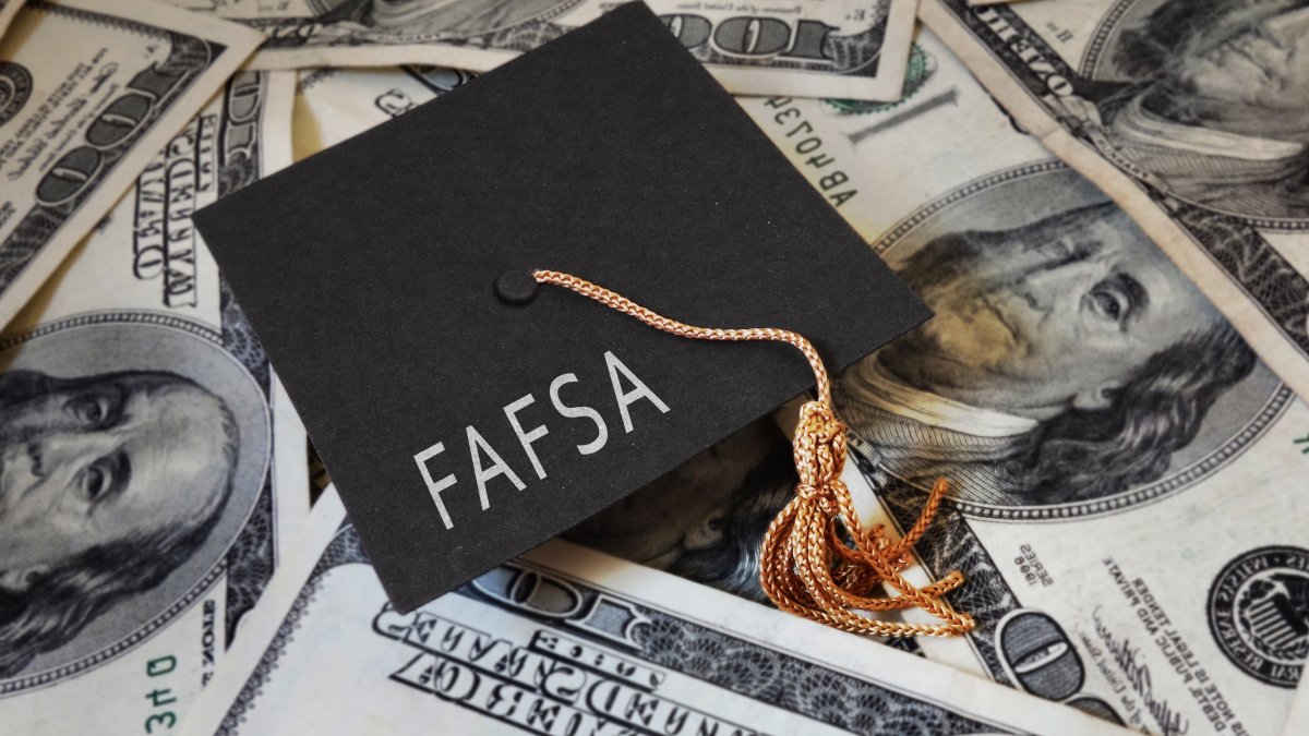 Dozens of colleges see financial aid turmoil impacting freshman class makeups