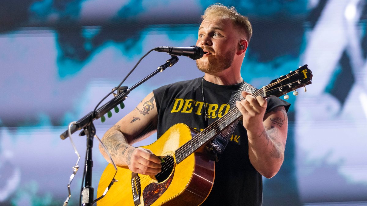 Zach Bryan apologizes for Taylor Swift and Kanye West post NBC Connecticut