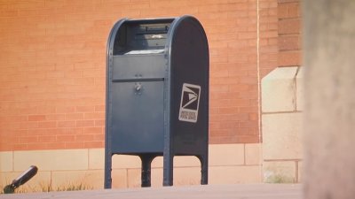 Envelope containing suspicious white powder found at West Hartford post office