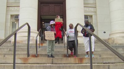 Protesters advocate for dropped charges after bomb scare in New Haven