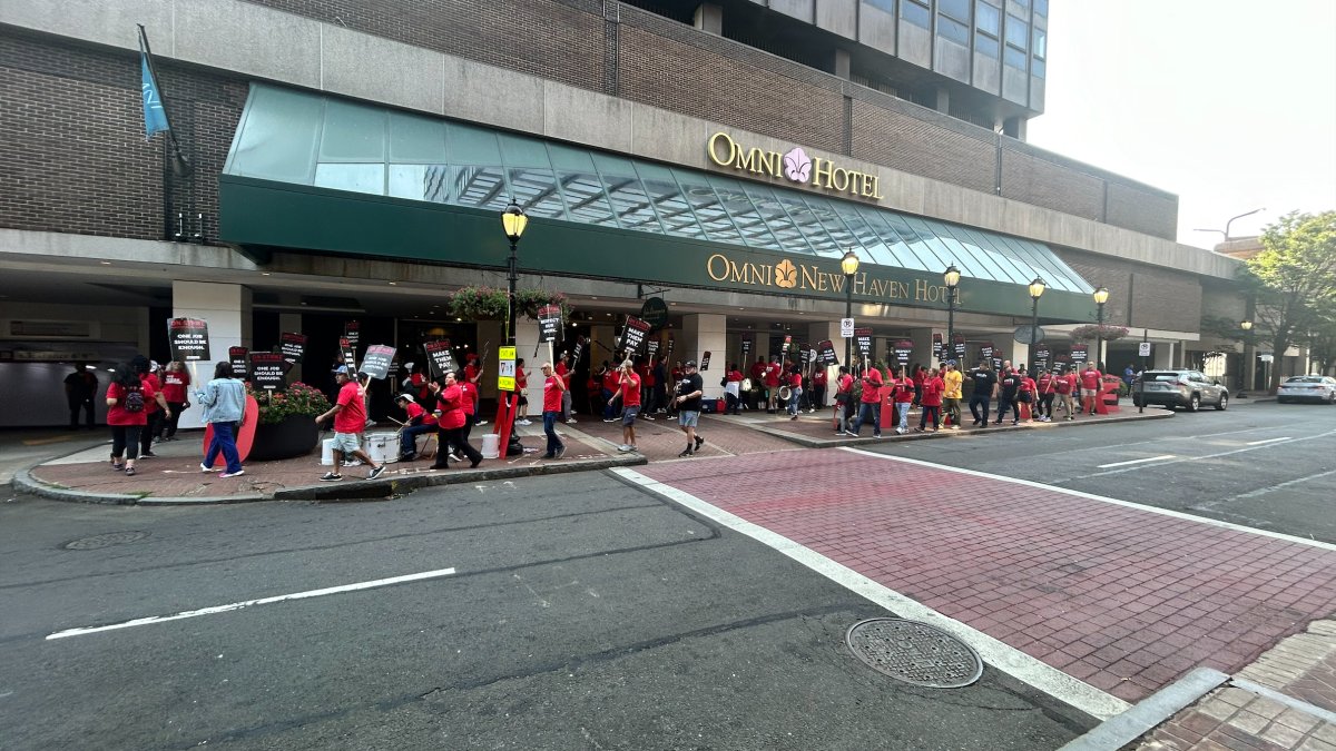 Hotel workers at The Omni New Haven Hotel strike for a second day NBC
