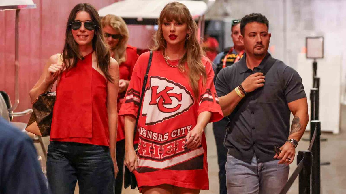 Taylor Swift arrives in Kansas City for ChiefsBengals game NBC