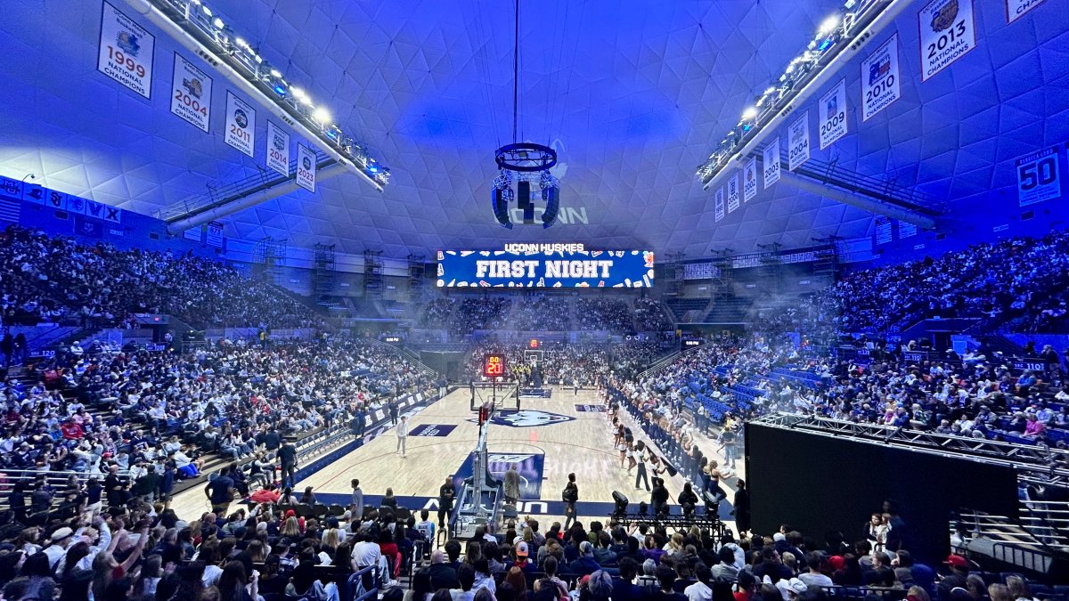 Students and fans fired up for UConn “First Night” ahead of basketball