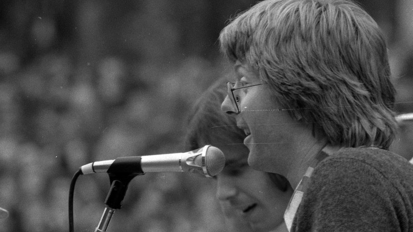 Phil Lesh sings