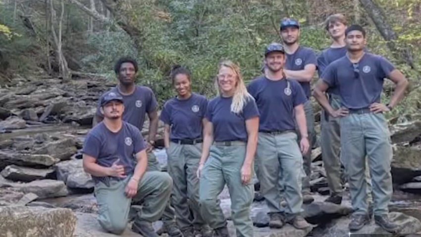 Firefighters from Washington state help battle Hawthorne Fire
