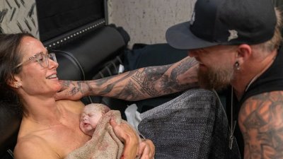 Brantley Gilbert stops concert as wife gives birth on tour bus