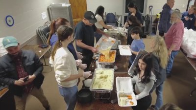 Torrington students serve hot meals-to-go for those in need on Thanksgiving