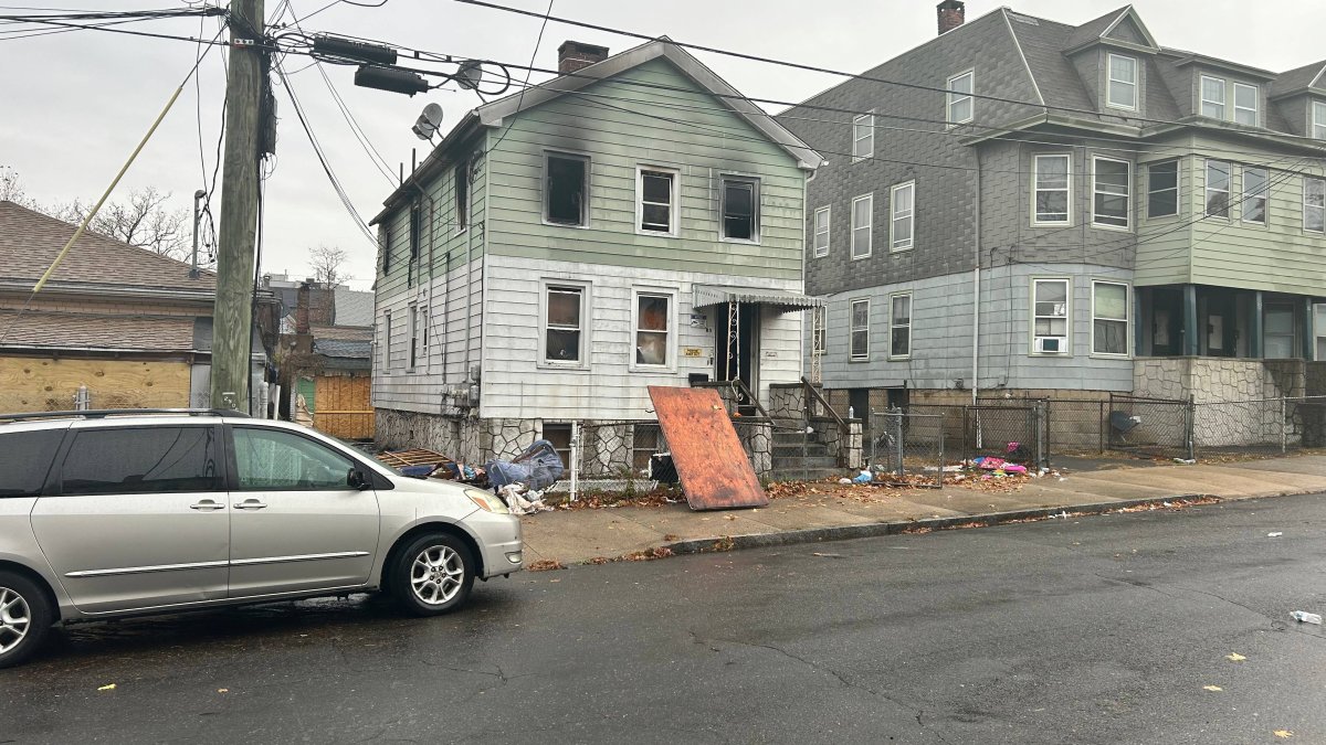 Crews battle large fire at vacant house in New Haven – NBC Connecticut