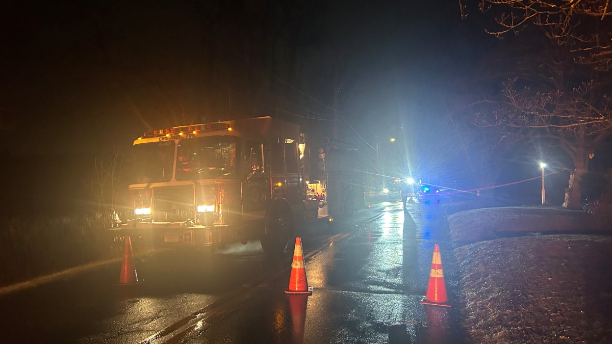 Driver injured after car goes into Connecticut River in Cromwell – NBC ...