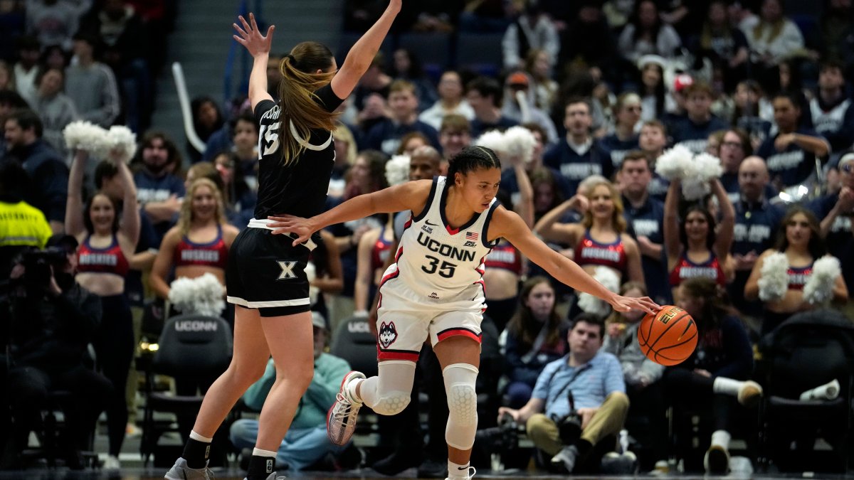 Fudd and Strong dominate as UConn rolls past Xavier without Paige Bueckers