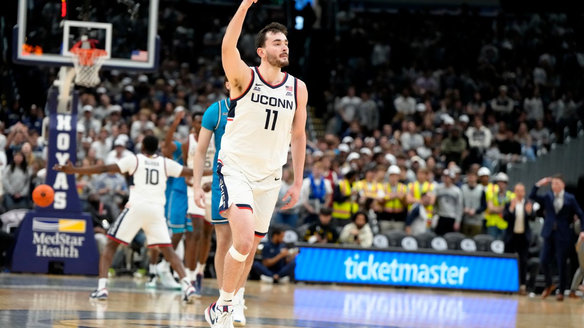 Alex Karaban scores 19 as second-half surge sends UConn past Georgetown Alex Karaban scores 19 as second-half surge sends UConn past Georgetown