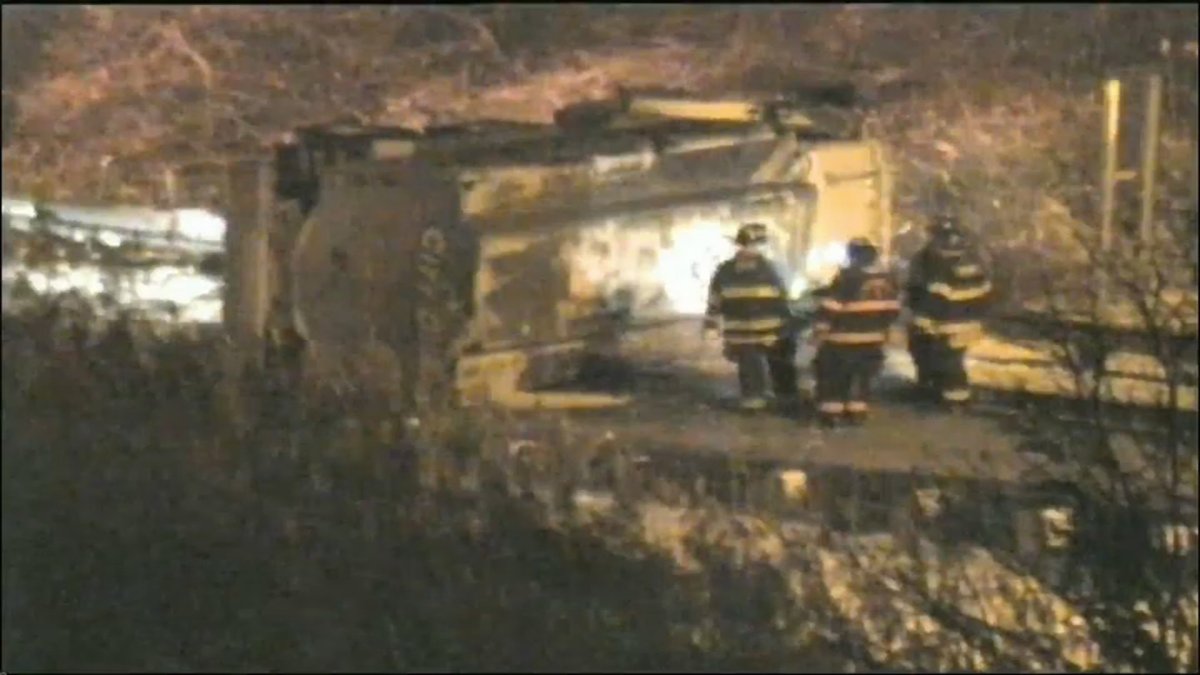 100 gallons spill after oil truck rollover on Route 9 in Cromwell – NBC ...