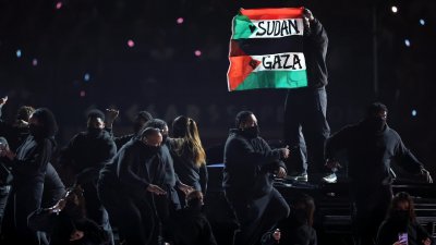 Kendrick Lamar's Super Bowl LIX halftime show interrupted by Palestinian protestor