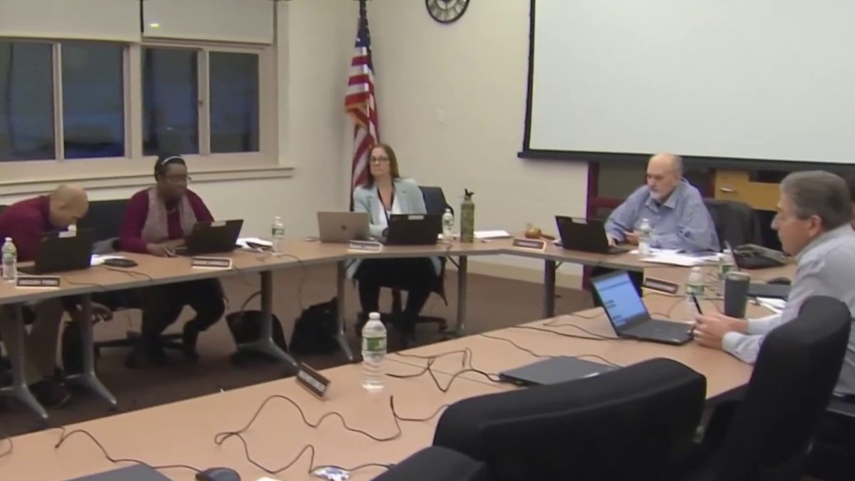 Norwich school board approves new policy protecting students from ICE ...