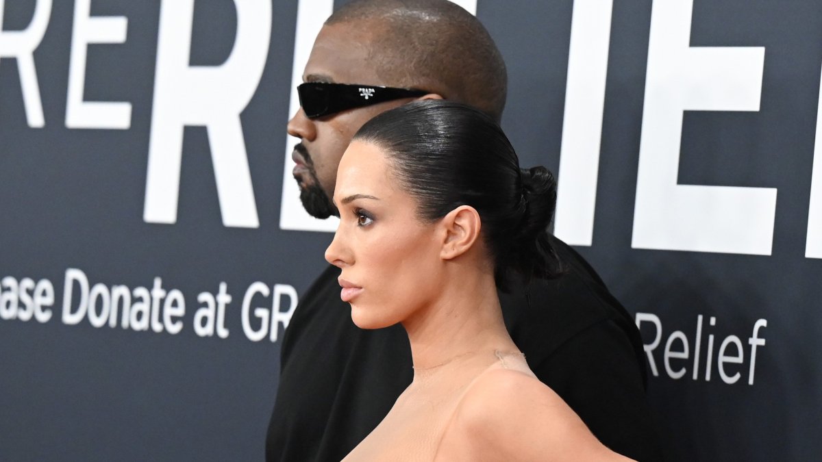 Kanye Wests Wife Bianca Censori Is Completely Naked At Grammys 2025