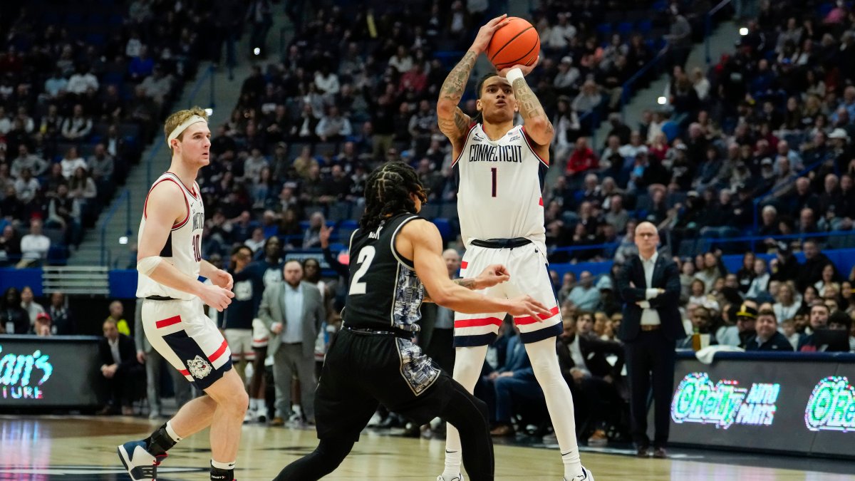 Davidm Reed Uconn Reed has double-double, Ball scores 20 points and UConn beats ...