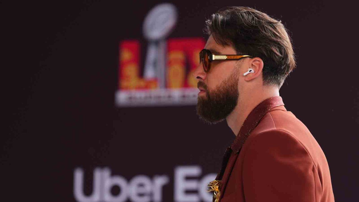 Travis Kelce arrives at Super Bowl in John Travolta style outfit NBC