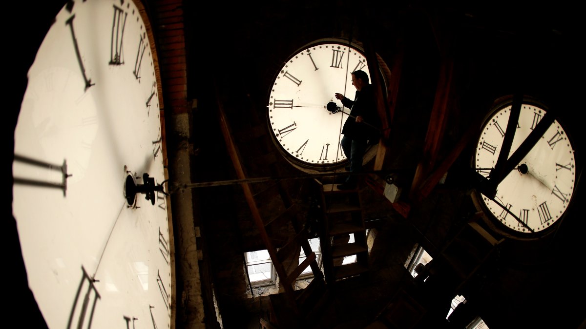Spring forward: How to prepare for daylight saving time's impact on your health