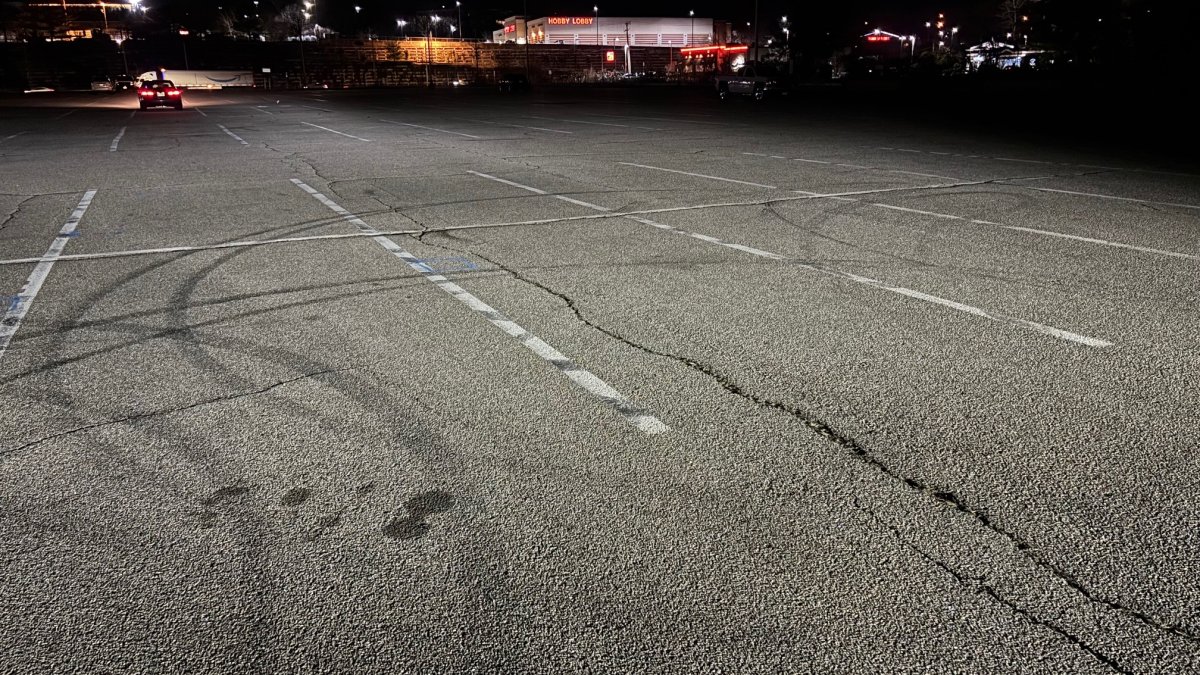 Driver tied up with zip ties during armed robbery at Manchester commuter lot: PD