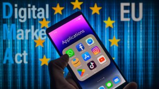 [CNBC] European Union hits Apple and Meta with nearly $800 million in fines amid U.S. trade tensions