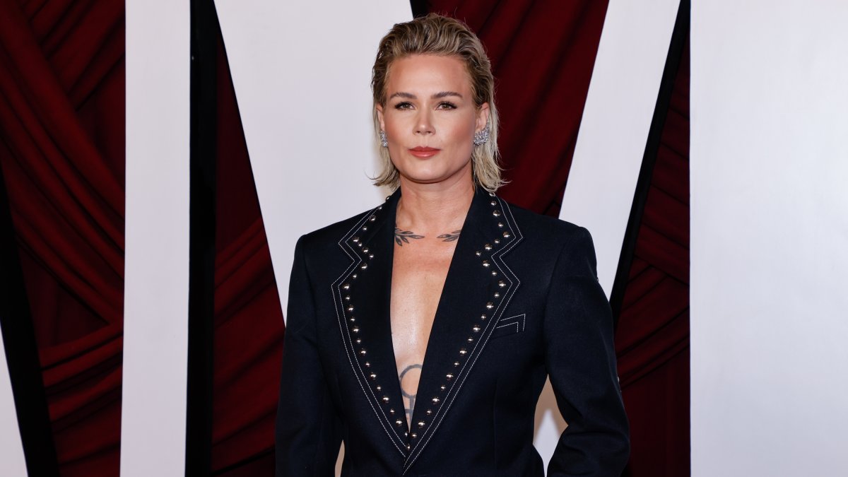 Soccer star Ashlyn Harris gets candid on her past addiction