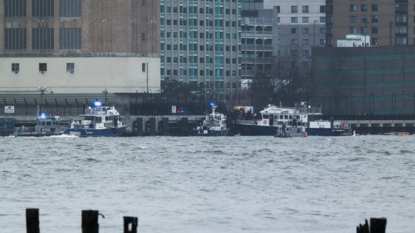 Helicopter crashes in New York's Hudson River