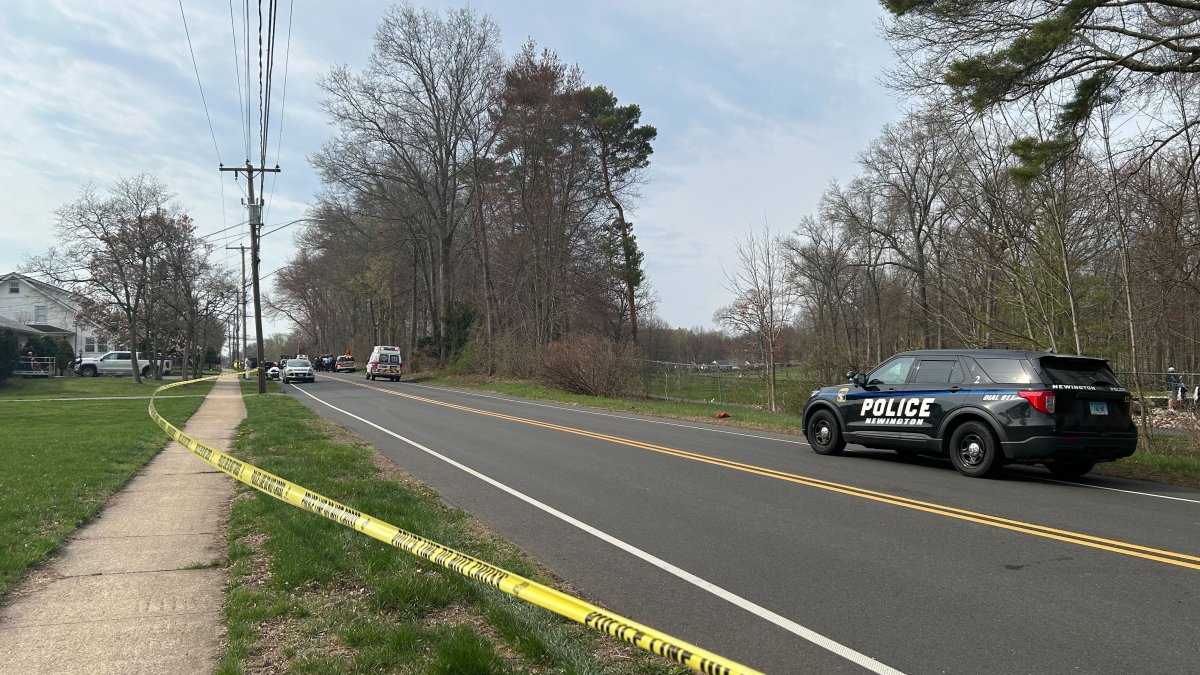 Multi-vehicle crash closes road in Newington Multi-vehicle crash closes road in Newington