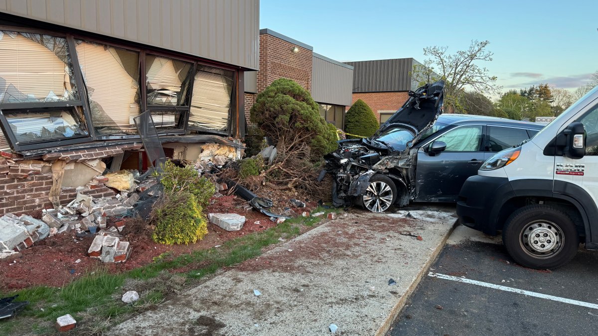 Car crashes into East Granby office building – NBC Connecticut