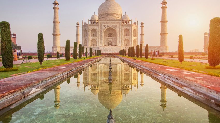 Early sun rising over the Taj Mahal, India