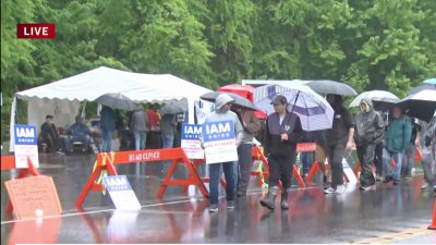 Federal lawmakers to join Pratt & Whitney workers on picket lines