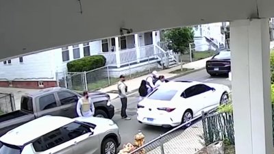 Video appears to show mother being detained by ICE in New Haven